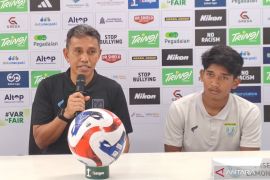 Pelatih harap suporter Persela diperbolehkan kembali hadir di stadion