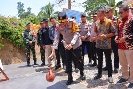 Kapolda Kaltara Resmikan Jembatan Merah Putih Presisi Tapal di Sebatik