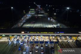 Arus kendaraan mudik di GT Cikampek Utama ramai lancar