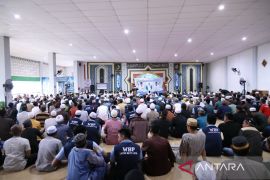 Andi Rudi Latif bawa kehangatan bersama warga binaan Lapas