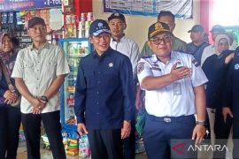 Menteri LH Hanif Faisol pantau Mudik Minim Sampah di Terminal Ngawi