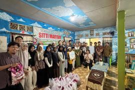 PLN UP3 Tahuna dan YBM salurkan santunan untuk anak yatim