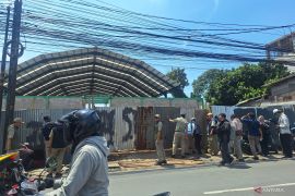 Jaksel peringatkan pengelola padel tak rusak segel dan garis kuning