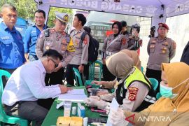 Polres Bogor lakukan tes urine sopir dan ramp check bus jelang mudik Lebaran