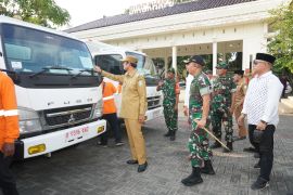 Pemkab Lamongan salurkan 50 truk operasional untuk KDKMP