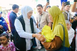 Khofifah gelar pasar murah untuk bantu warga jelang Idul Fitri