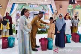 PKK Manokwari beri santunan 100 anak yatim