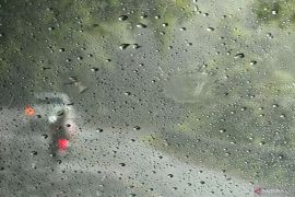 BMKG ingatkan potensi hujan sangat lebat di sejumlah wilayah pada Rabu