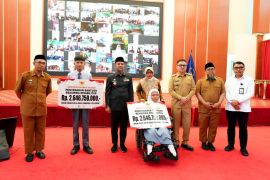 ASS beri beasiswa Rp5 miliar untuk 3.400 siswa SLB