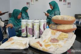 CSR IMIP dorong UMKM Ecoprint Bahomakmur, jadi peluang ekonomi kreatif warga