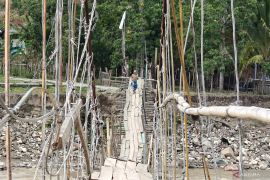 Warga Desa Tetingi Gayo Lues hanya butuh dua hari perbaiki jembatan