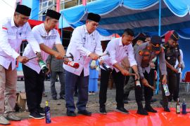 Satpol PP Damkar Agam musnahkan 721 minuman keras hasil operasi pekat