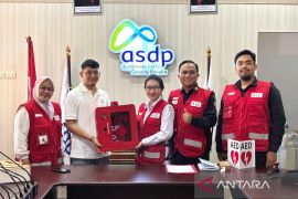 PMI Bangka Barat pasang alat pacu jantung di Pelabuhan Tanjungkalian