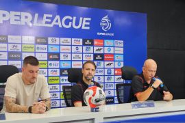 Souza kritik kondisi lapangan JIS usai Persija ditahan imbang Dewa United