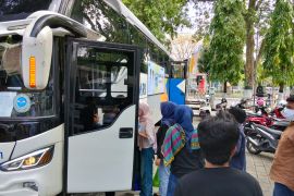 Wali Kota Mataram lepas 250 peserta program mudik gratis