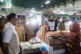 Bupati Kukar pastikan pangan aman usai jelajah pasar-agen