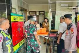 Geger! Mayat pria ditemukan mengambang di Narmada Lombok Barat