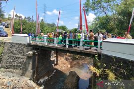 Pemkab Kudus meresmikan Jembatan Menawan mudahkan akses saat Lebaran