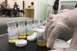 Mudik Lebaran, Sopir bus di Terminal Mandalika jalani tes urine