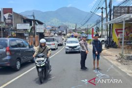 Jalur Mudik Cianjur Berdarah! 2 Pemudik Motor Tewas Usai Adu Banteng dan Dihantam Mobil