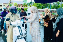 TP PKK HSU bagikan 1.000 paket takjil