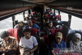 Arus mudik di Terminal Poris Plawad
