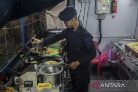 Dapur umum untuk pemudik di Pelabuhan Ciwandan