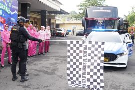 Polres Tasikmalaya Kota berangkatkan 114 orang mudik gratis