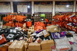 Volume paket PT Pos Indonesia Regional 3 Bandung meroket tajam, simak faktanya!