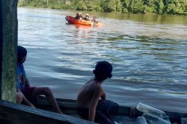 Tim SAR Barut lakukan pencarian balita dilaporkan tenggelam di Desa Lemo I
