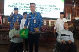 Pemkab Jepara salurkan bantuan logistik untuk warga miskin