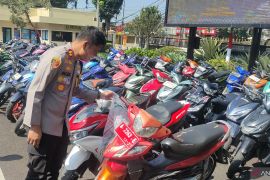 Polres Cianjur mengamankan 40 sepeda motor berknalpot bising