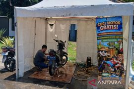 Pospam Pringsurat sajikan kopi Temanggung bagi pemudik