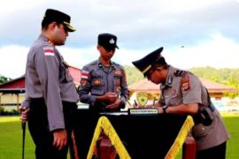 Pecinta penyu di Simeulue jabat kapolsek