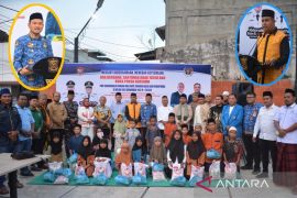 PWI Tanjungbalai santuni anak yatim, Mahyaruddin : Wartawan mitra pemerintah membangun daerah