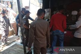 Polisi segel lokasi diduga transaksi obat ilegal di Ciomas Bogor