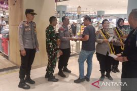Polres Bogor jemput bola sosialisasikan layanan darurat 110 di mal