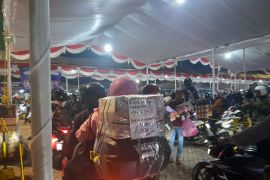 Gubernur Andra Soni imbau warga lapor RT/RW sebelum mudik