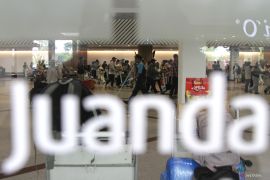Arus mudik H-3 di Bandara Juanda