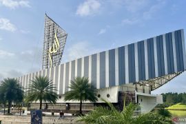 Rehat Sejenak di "Masjid Perahu" As-Shodiqin, Oase Tenang di Tengah Perjalanan Mudik