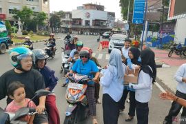 Baznas Belitung bagikan 1.000 paket takjil buka puasa