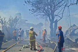 Kebakaran di Kalideres diduga berasal dari gudang palet kayu