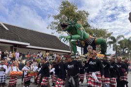 Umat Hindu Maluku pawai ogoh-ogoh serukan damai jelang Lebaran