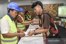 Pekerja informal terima THR di Tasikmalaya