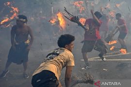 Jelang Nyepi 2026, Tradisi Perang Api kembali digelar: simbol usir energi jahat dan bala