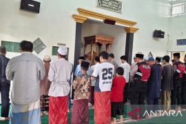 Aktivitas di Masjid Raya Pesona Jember kembali normal pascaledakan