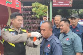 Polisi terjunkan tim kedokteran cek kesehatan sopir mudik gratis