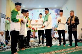 Shalahuddin undang masyarakat buka puasa bersama untuk pererat silaturahmi