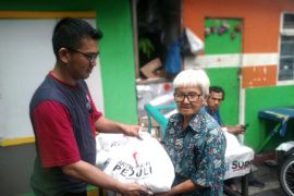 Artha Graha gelar pasar murah bantu pedagang makanan subuh di Jakpus