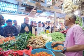 Satgas Pangan tegur pedagang naikkan harga gula di Makassar